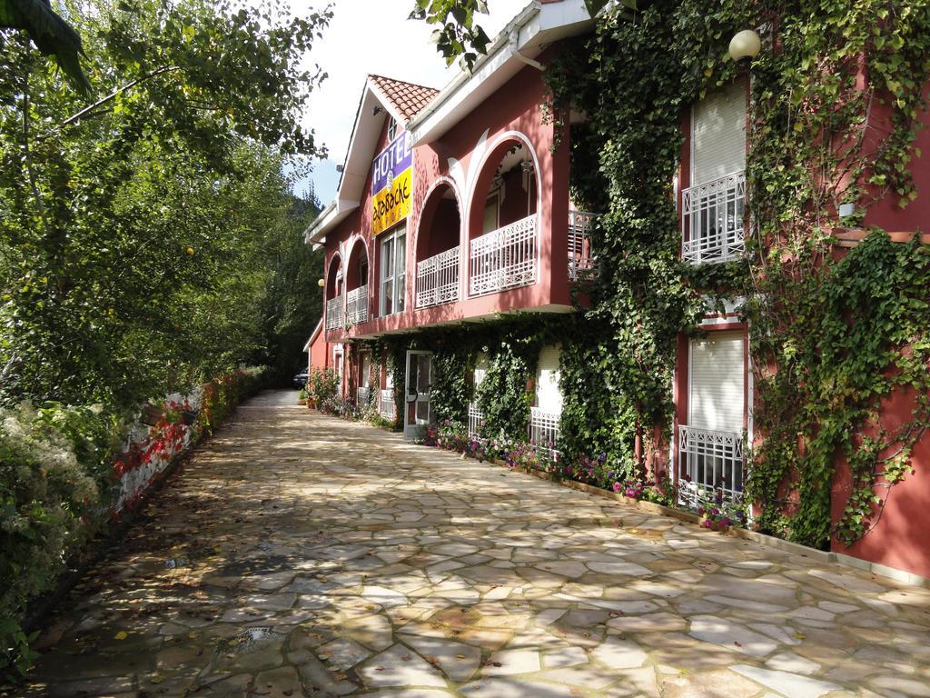 Hotel Azabache Cardes Onís Exterior foto